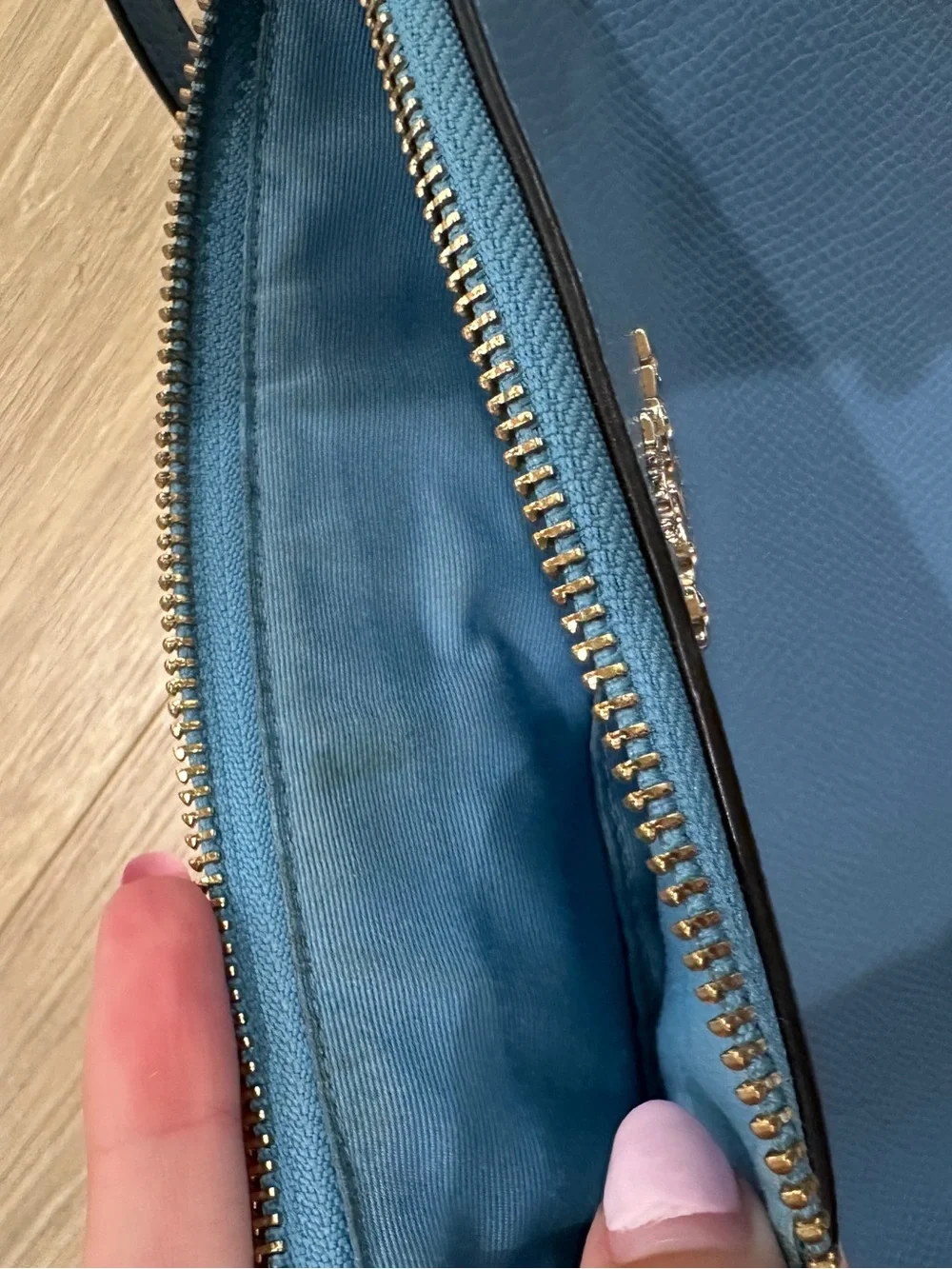 Coach Blue Pebbled Leather Crossbody Bag with Gold Hardware - Picture 5 of 6